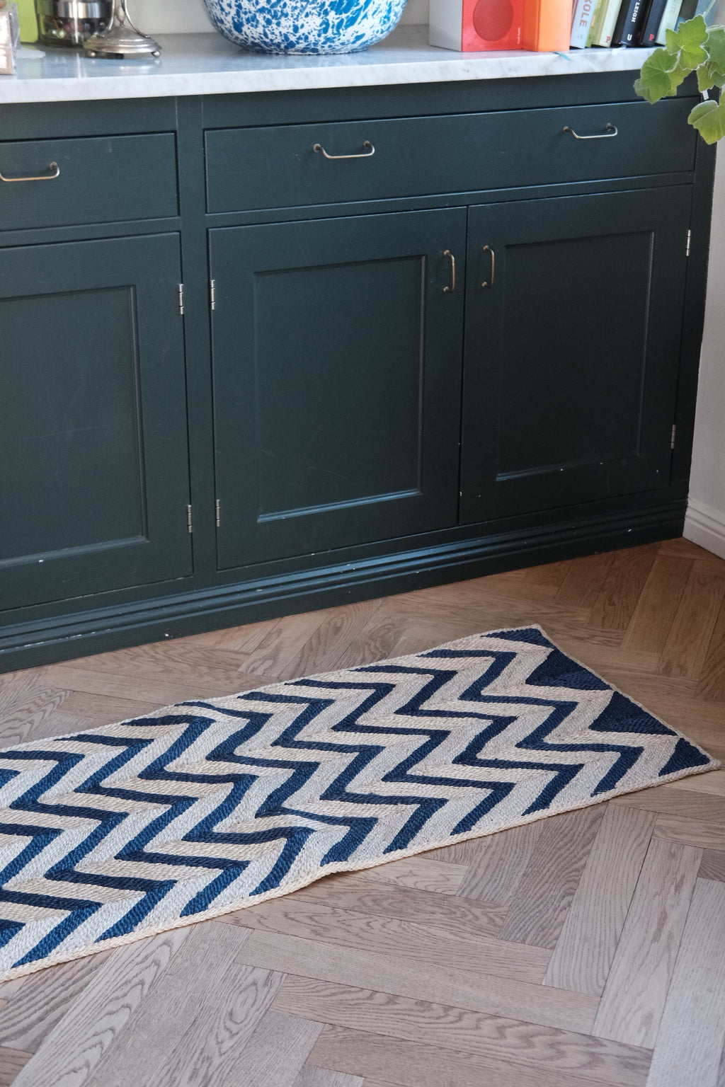 Måtte • Chevron • 46 x 120 cm • Blå