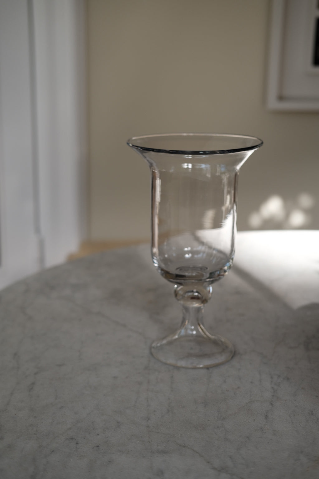 Glass vase • Adelaide • Pedestal