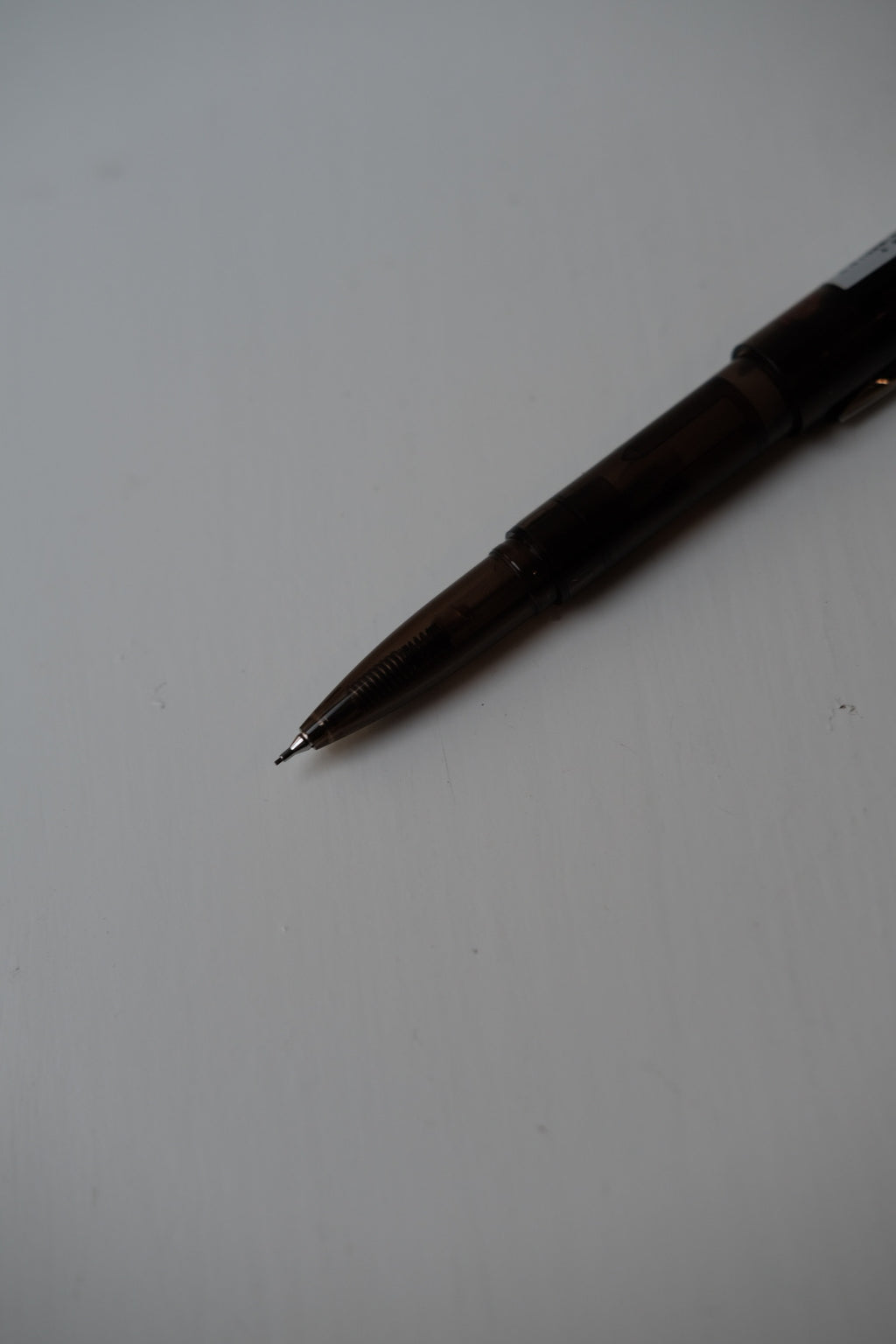 Stiftblyant • Med låg • Brun