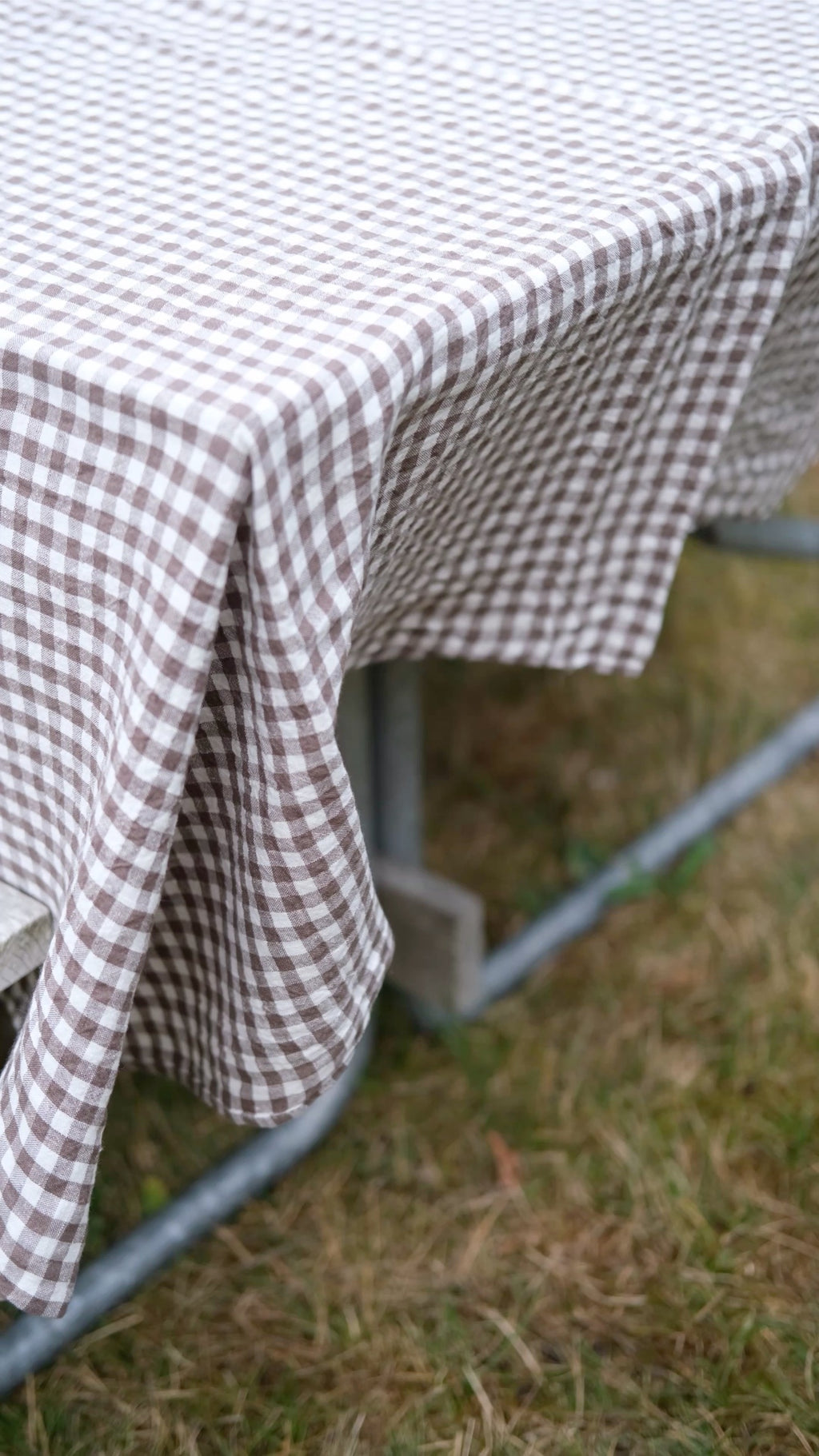 Tablecloth • Linen • 170 x 170 cm • Various colours