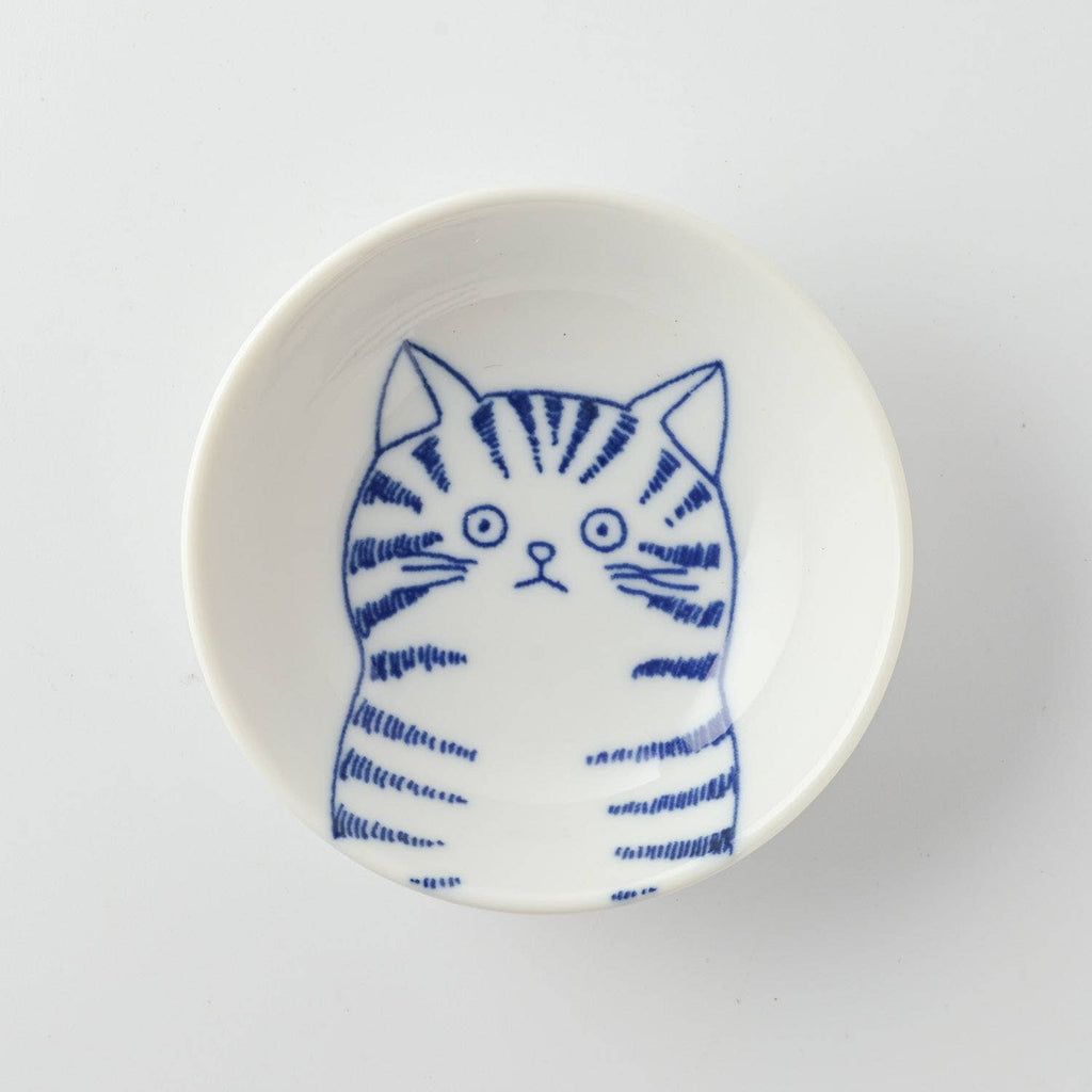 Lille SHICHI-tallerken i porcelæn med Mike-kattemotiv