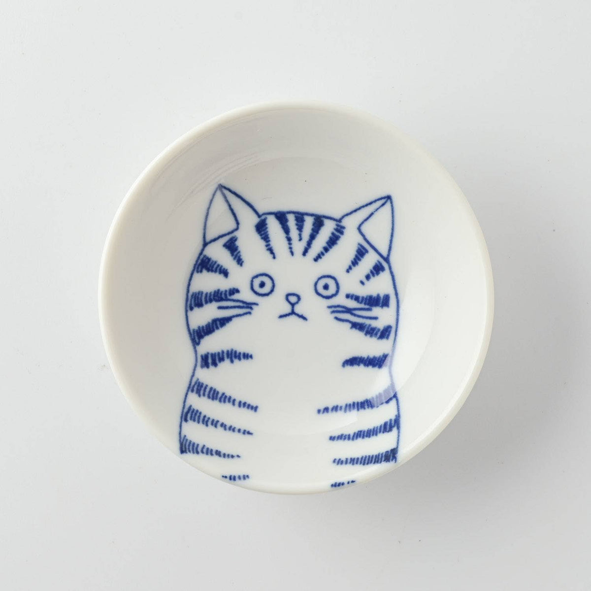 Lille SHICHI-tallerken i porcelæn med Mike-kattemotiv