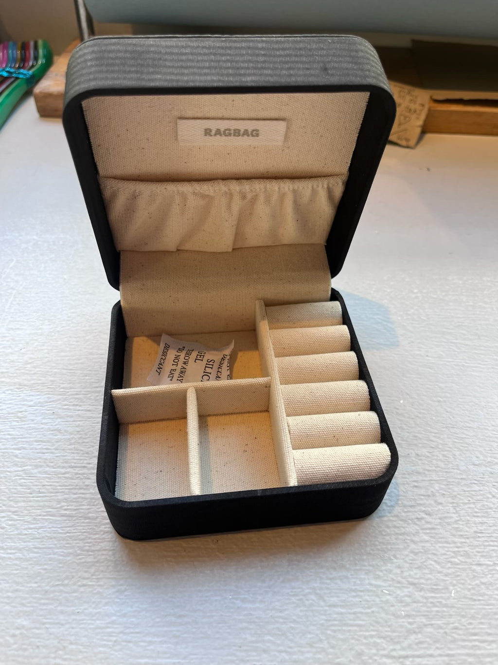 Smykkeæske • Rejseboks • Sort