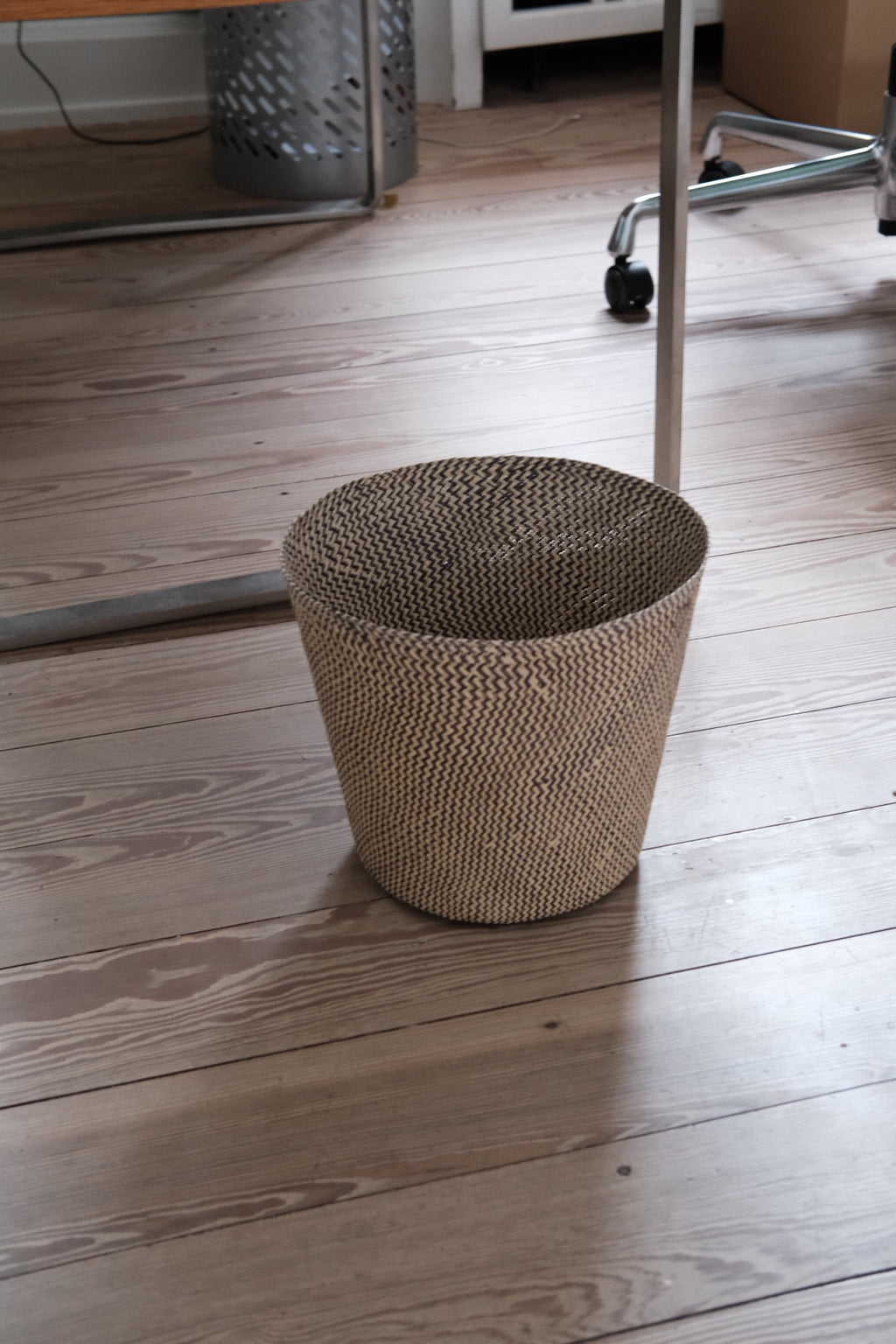 Papirkurv • Palmeblade • Natur & Grå • 25 cm