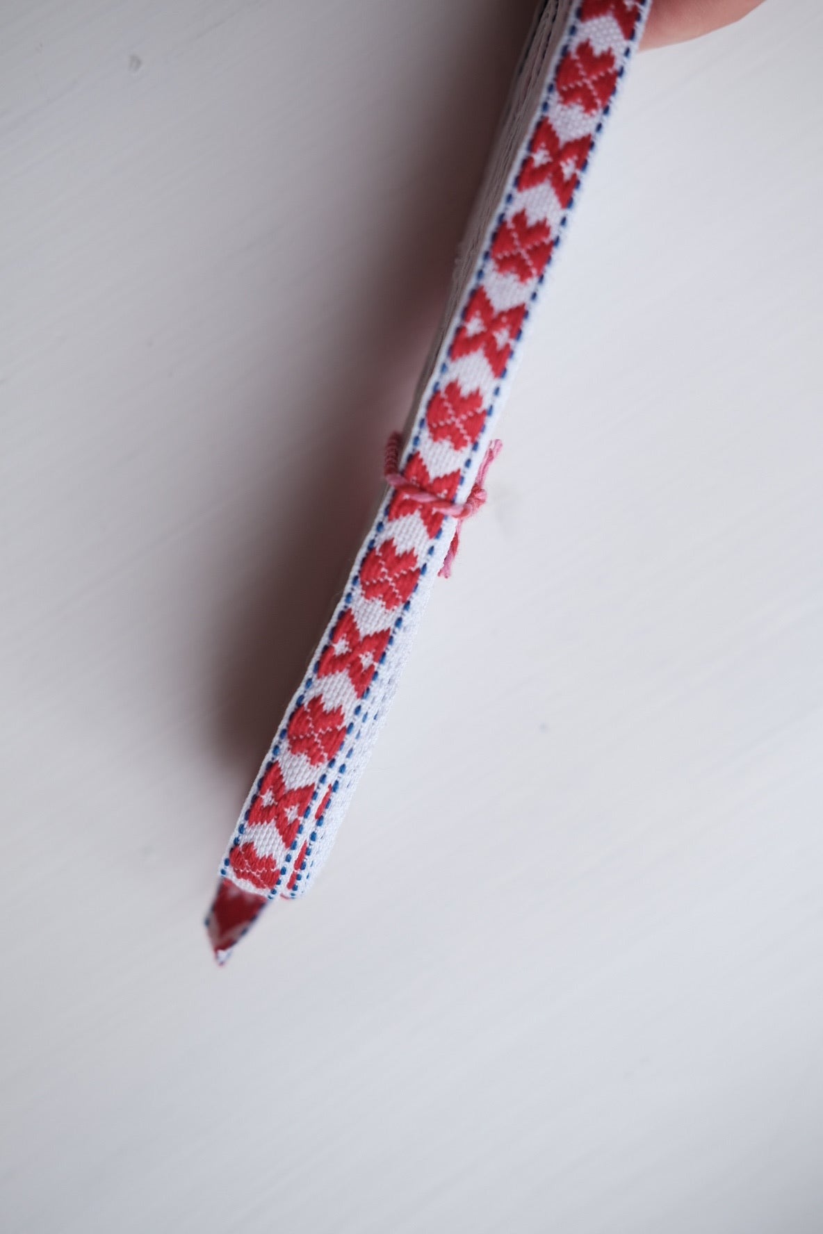 Gavebånd • 5 m • Hvid med Rød • 11 mm