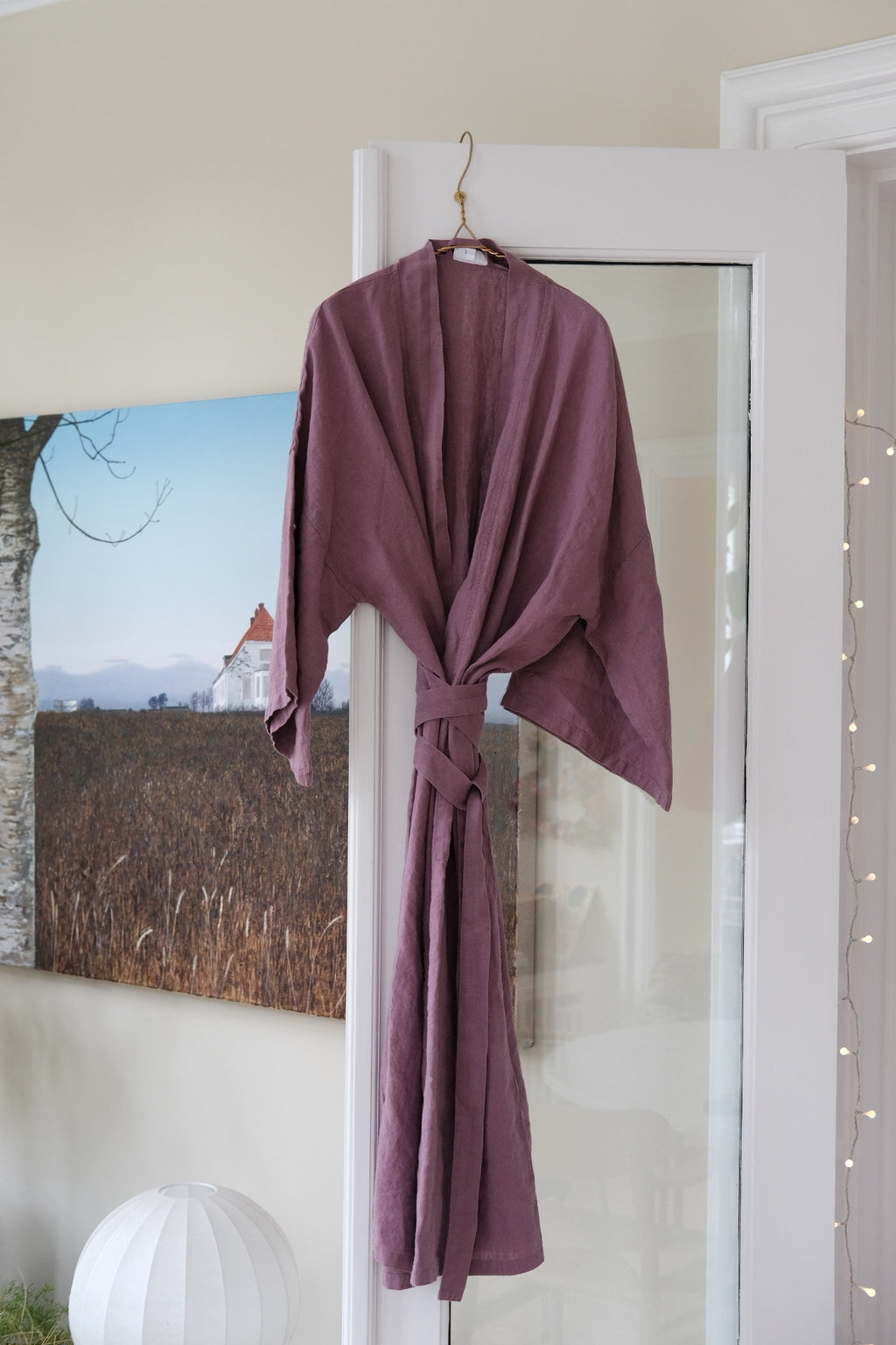 Lilla kimono i XL-størrelse fra Linge Particulier med violet nuance, blødt og elegant tøj til afslapning.