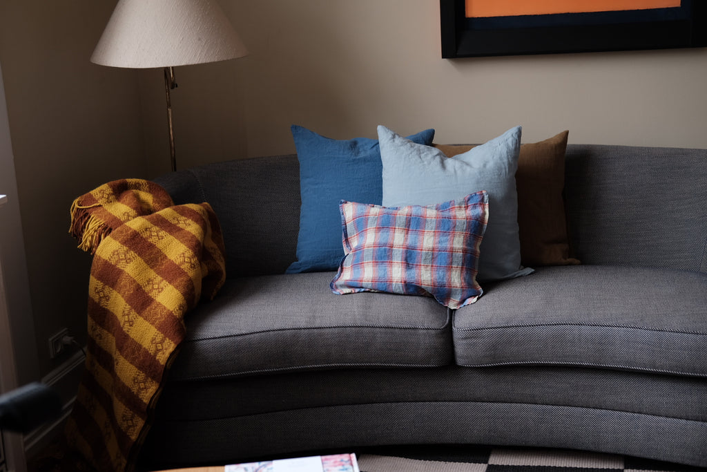 Linge Particulier pudevår i hør, 30x40 cm, Summer Plaid, blødt og elegant til sofa eller seng.