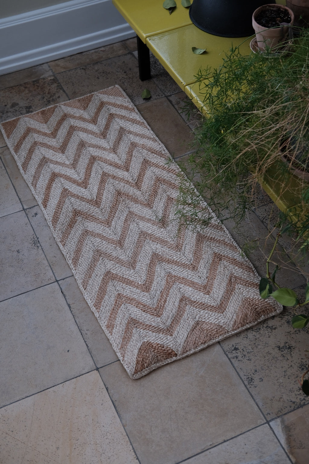 Måtte • Chevron • 46 x 120 cm • Tan • DORA
