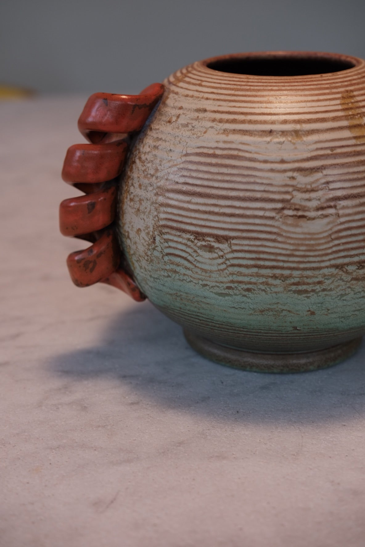 Vintage • Keramik • med snoet håndtag • DORA