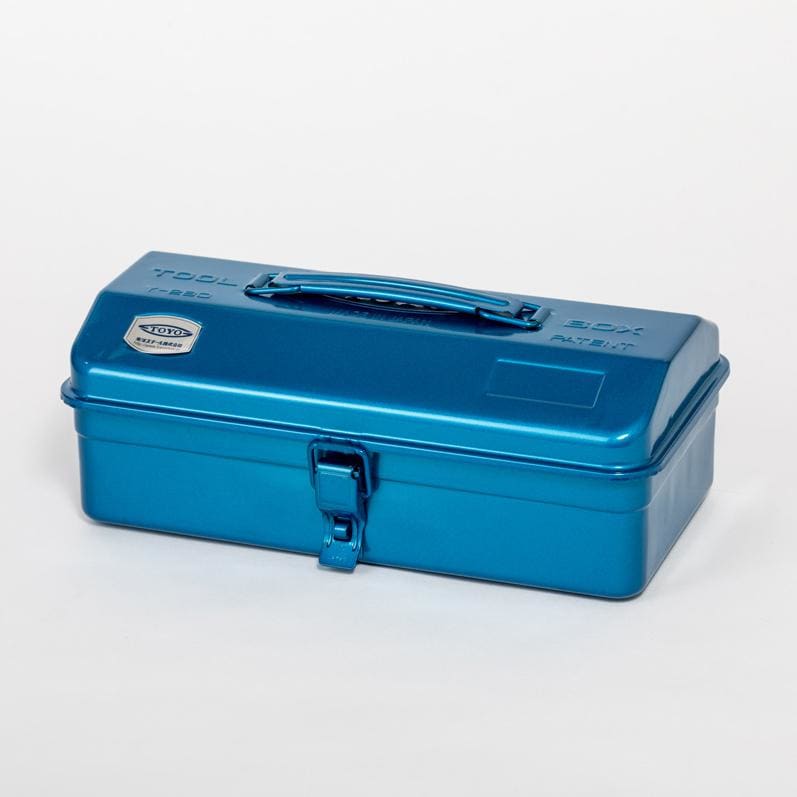 Blue Toyo Steel Co. Ltd storage box, Opbevaringskasse Y 280, with a sturdy rectangular design for organizing items.
