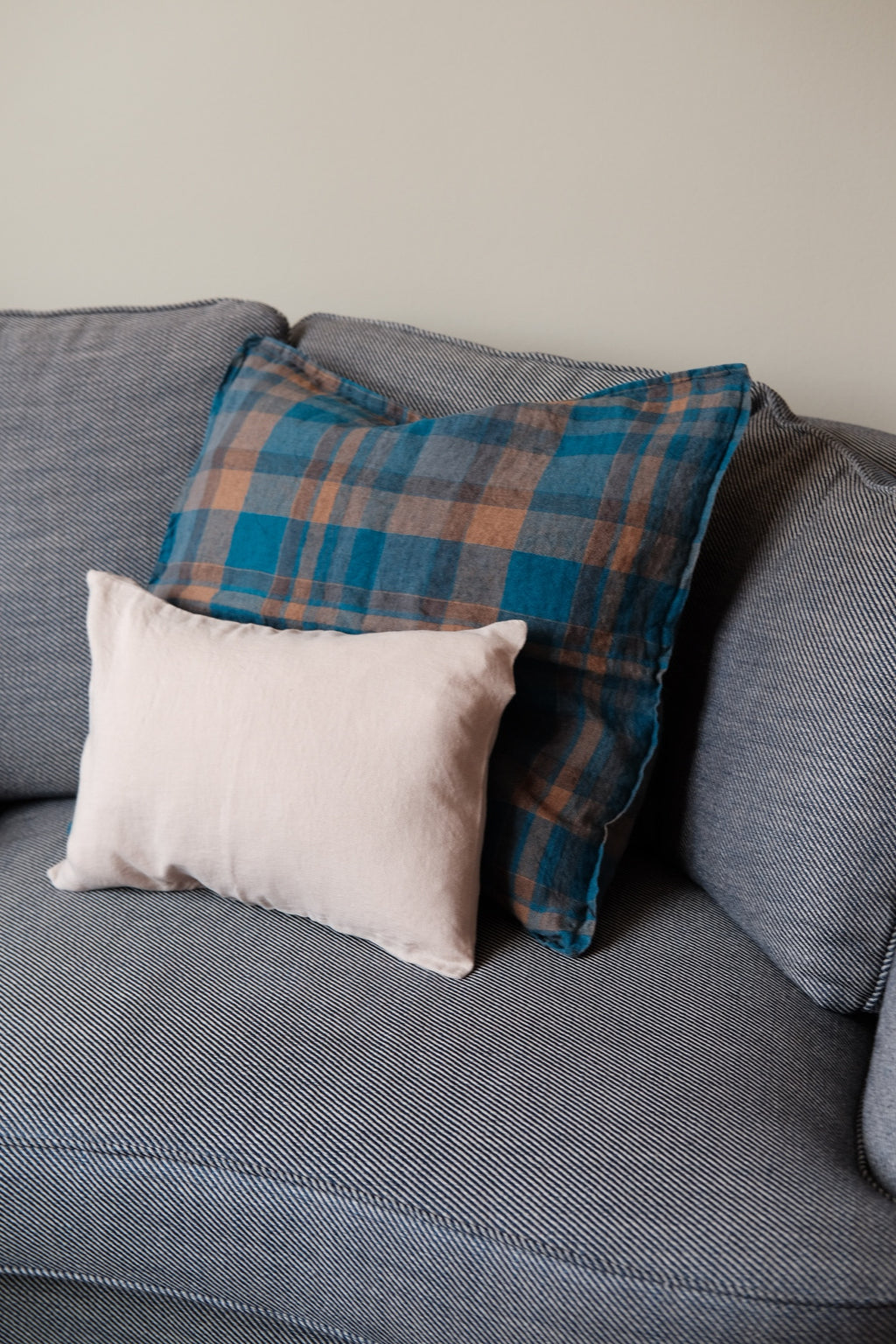 Pudevår • Hør • 50x50 cm • Tartan Bleu Paon