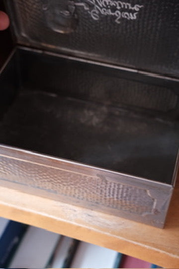 Vintage • Æske • Metal • DORA