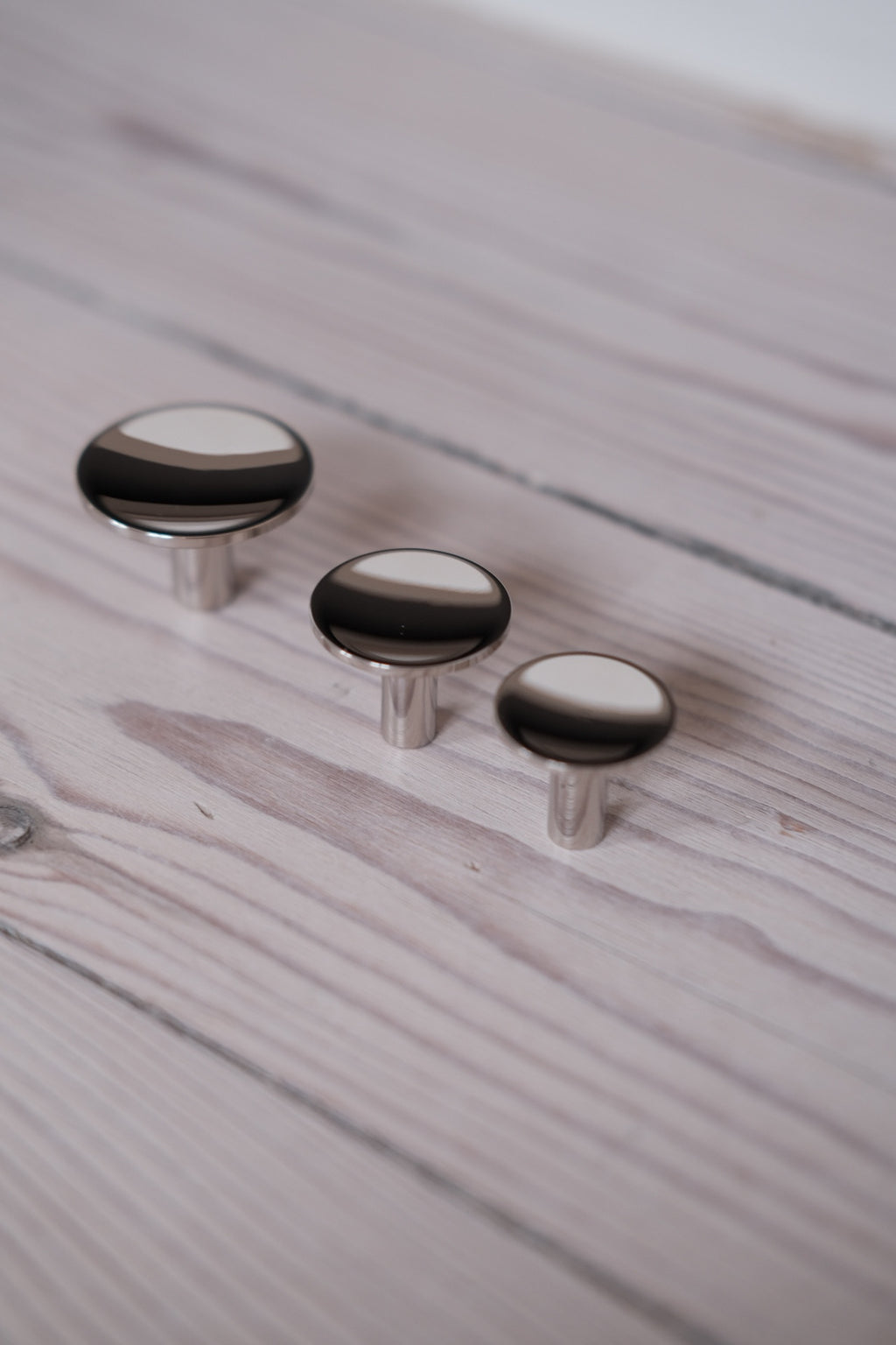 Møbelknap • Greb • Krom • Dyb 24 mm