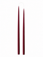 Hånddyppede kronelys • 45 cm • Bordeaux rød – 2 stk. fritlagt