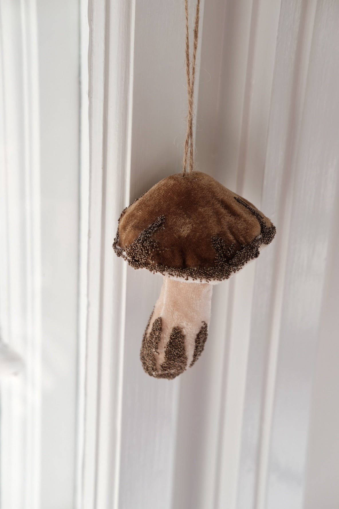 Juledekoration • Fløjl svamp med glitter • 10cm