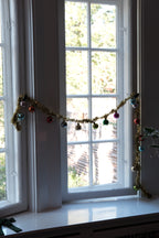 Julepynt • Guirlande • Lametta • Guld med Multi Julekugler • DORA