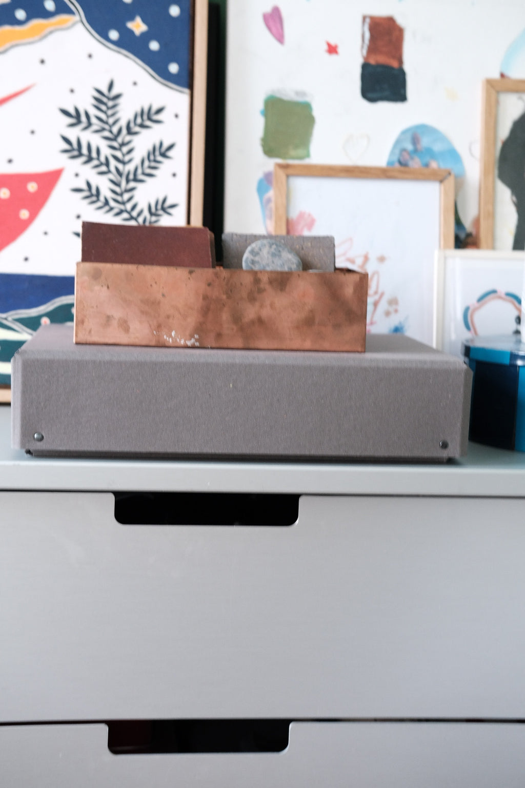 Opbevaringskasse • ELVO x DORA • Grå • A4 lav