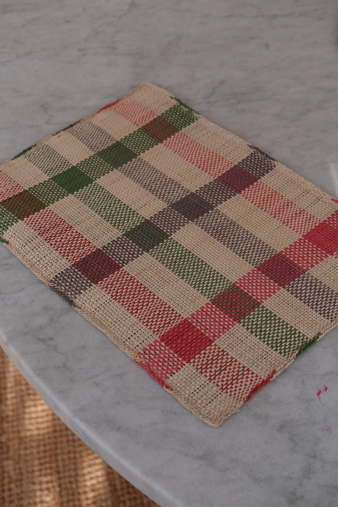 Dækkeserviet • Palmeblade • Iraca • Grøn, Rød & Grå Tern • DORA