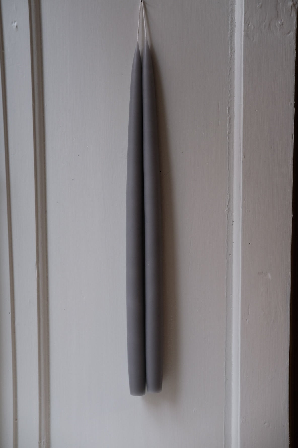 Hånddyppede lys • 45 cm • Grå