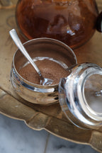 Sukkerskål med ske • Stål