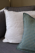 Linge Particulier hør pudevår i mellemstørrelse, ceriseret farve, blødt og elegant til sofa eller seng.
