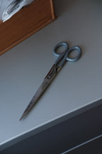 Saks • Grå Emalje • Stor