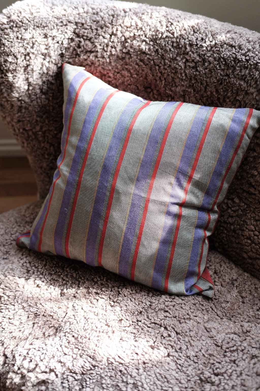 Silk pillow • Handwoven Raw silk • 50x50• Purple, Red and Gray • Stripe