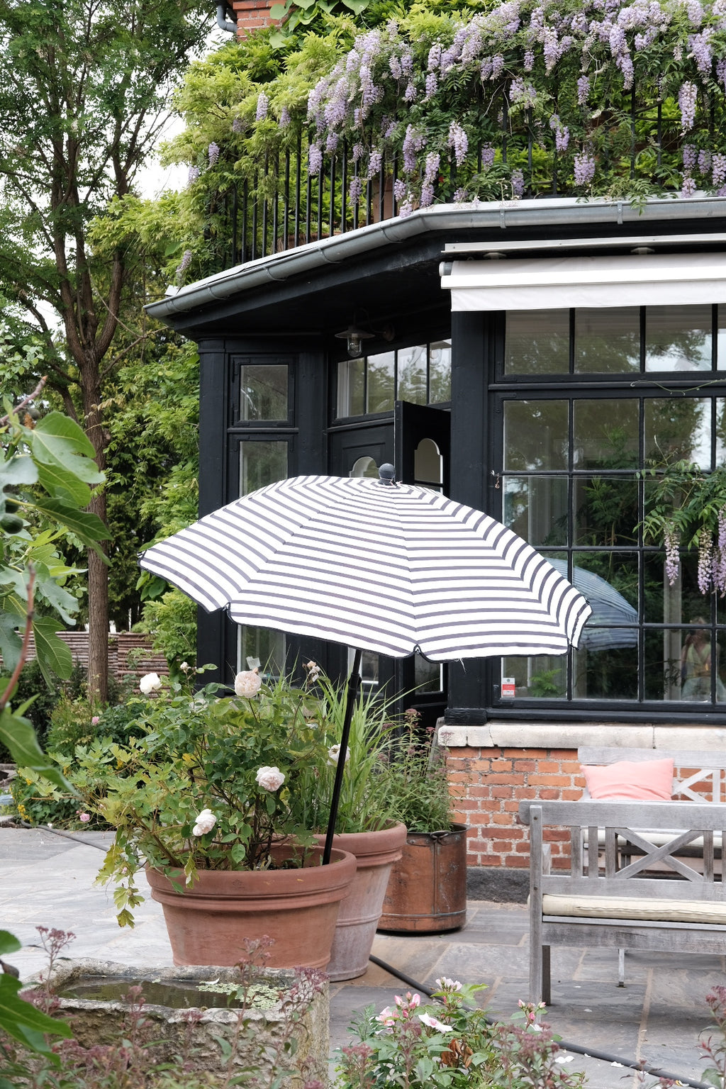 Parasol • Stribet • Ø180 • Sort og Hvid