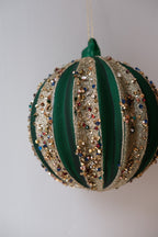 Julepynt • Til træet • Grøn Glaskugle med krymmel