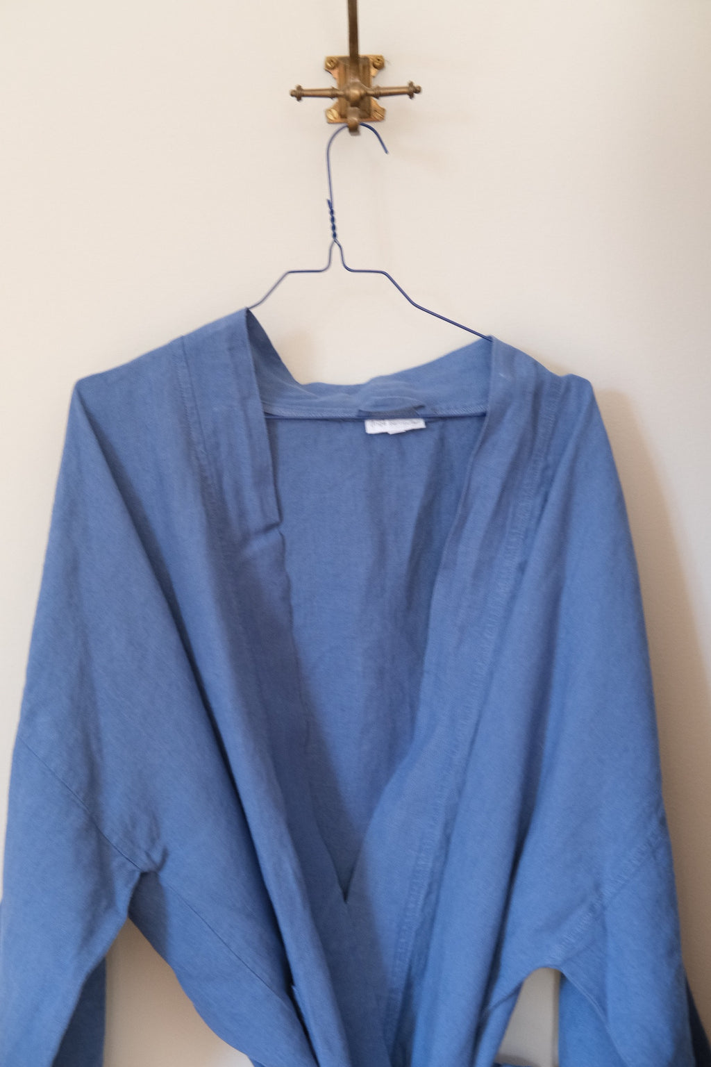Linge Particulier kimono i klar blå med XL størrelse og bleu atlantique, vist i et elegant, afslappet design.