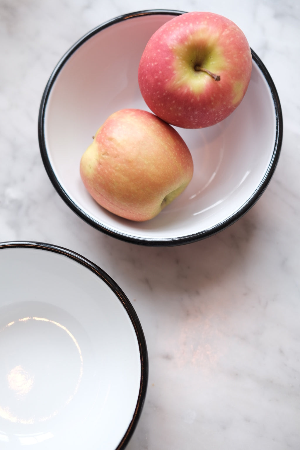 Morgenmadskål • Emalje • Elfenben