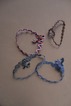 Kniplet Armbånd • Assorteret