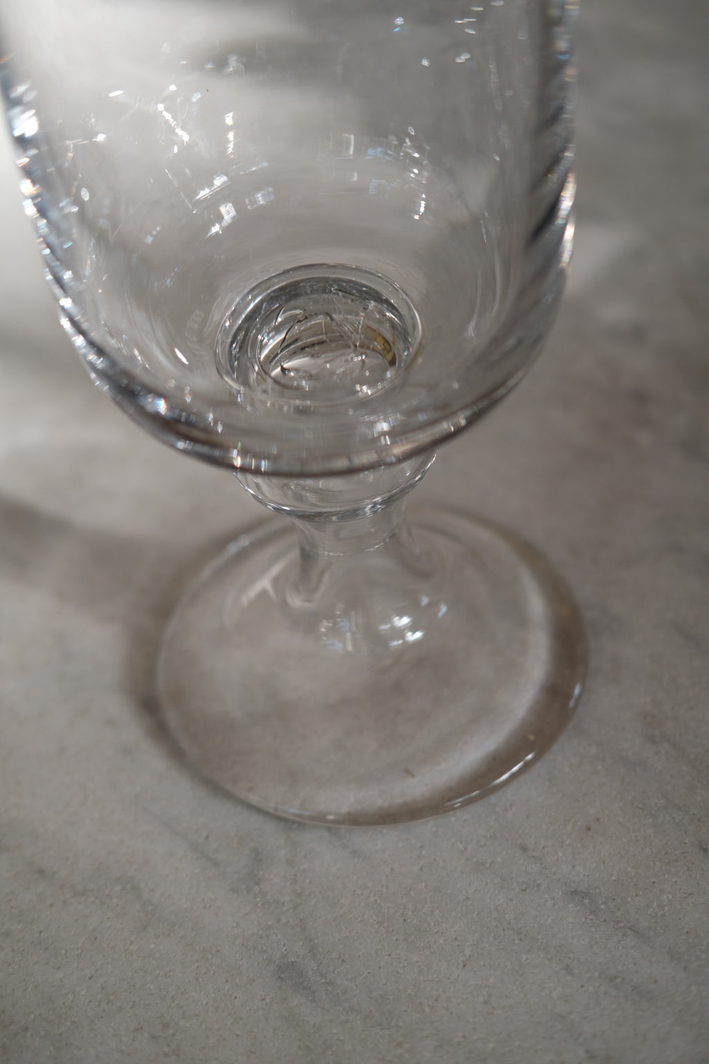 Glass vase • Adelaide • Pedestal