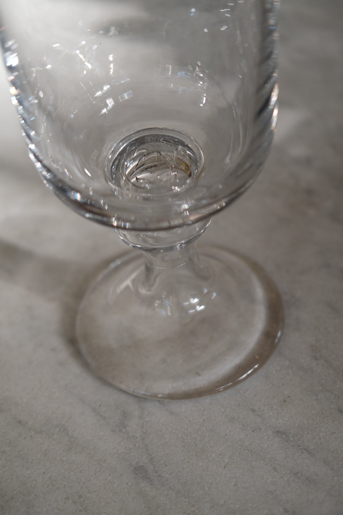 Glass vase • Adelaide • Pedestal