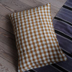 Pudevår • Hør • 50x70 cm • Vichy Moyen Curcum • Sennep Tern • DORA