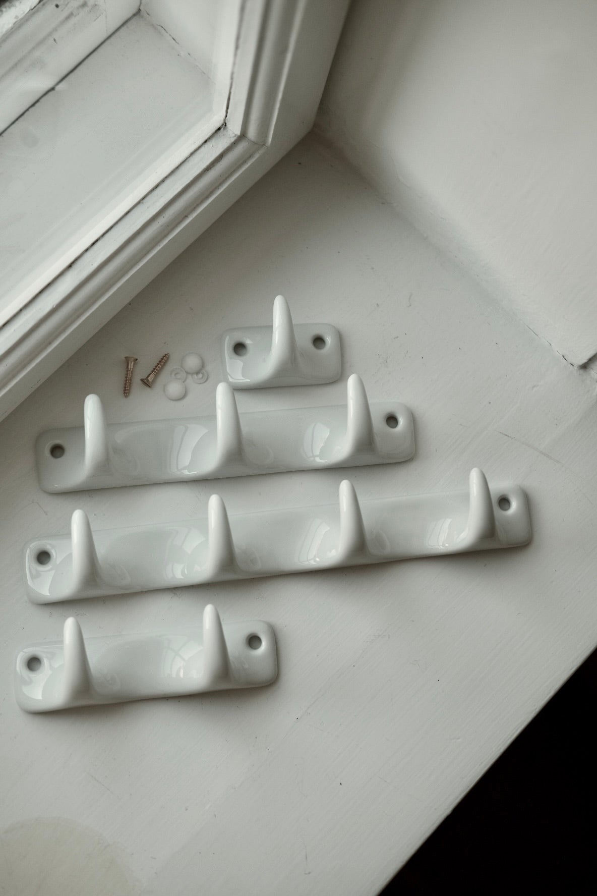 Hook • Porcelain • 1 • White • Square