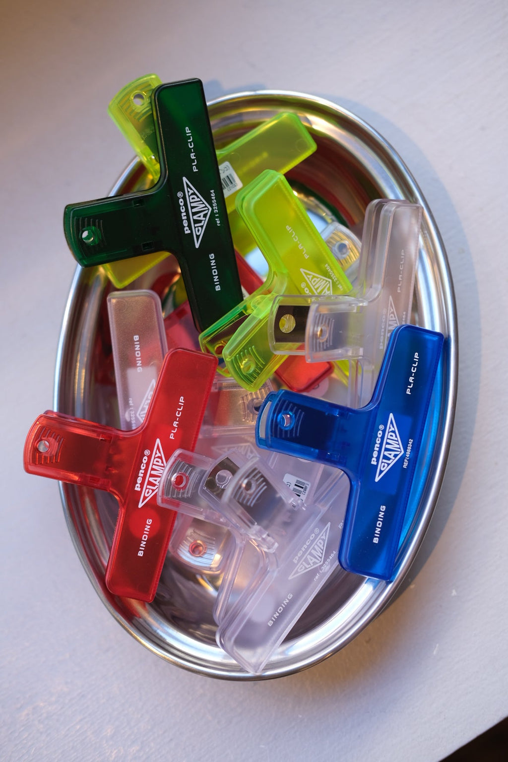 Clips • Red