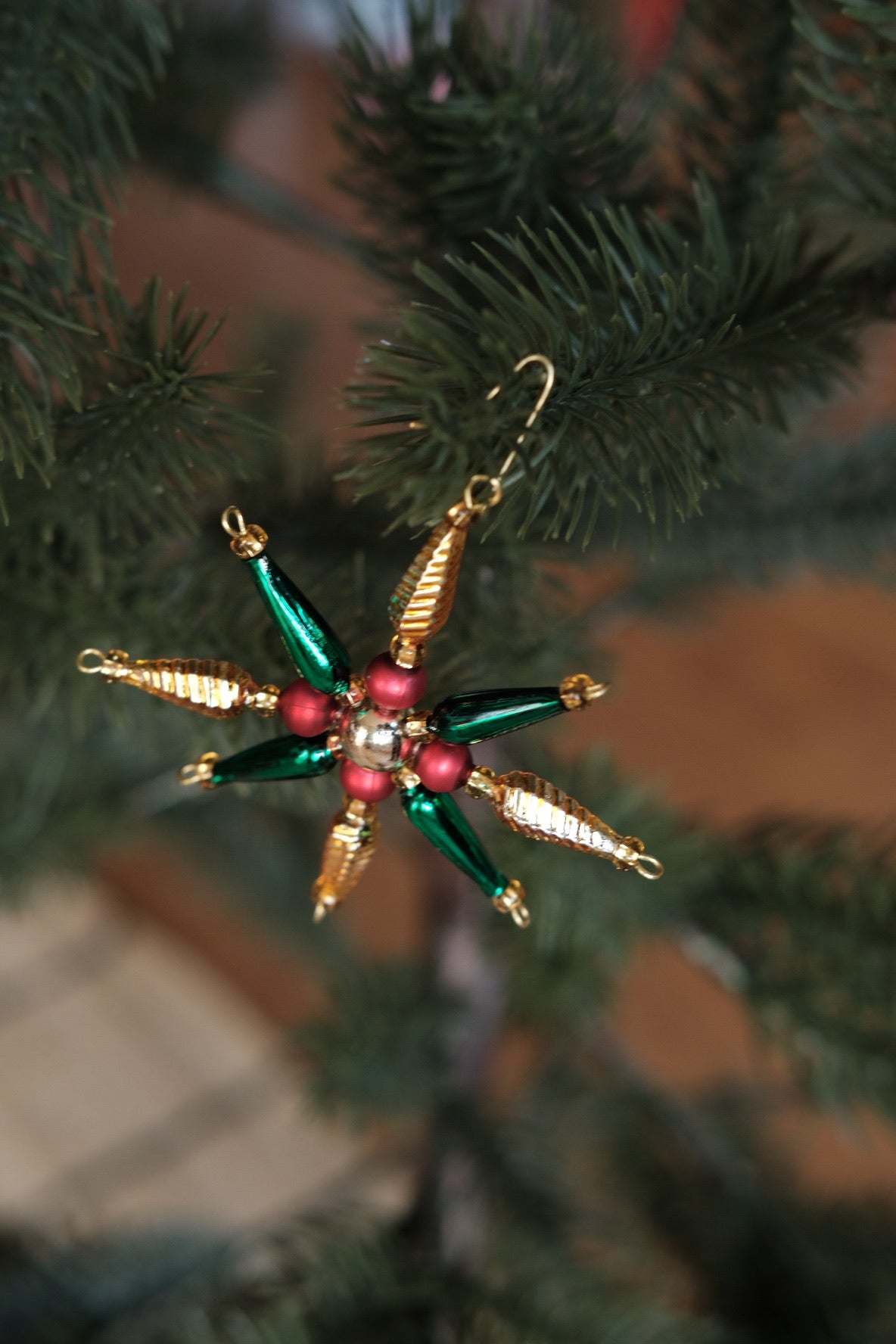 Julepynt • Perler • Stjerne • Guld og grøn