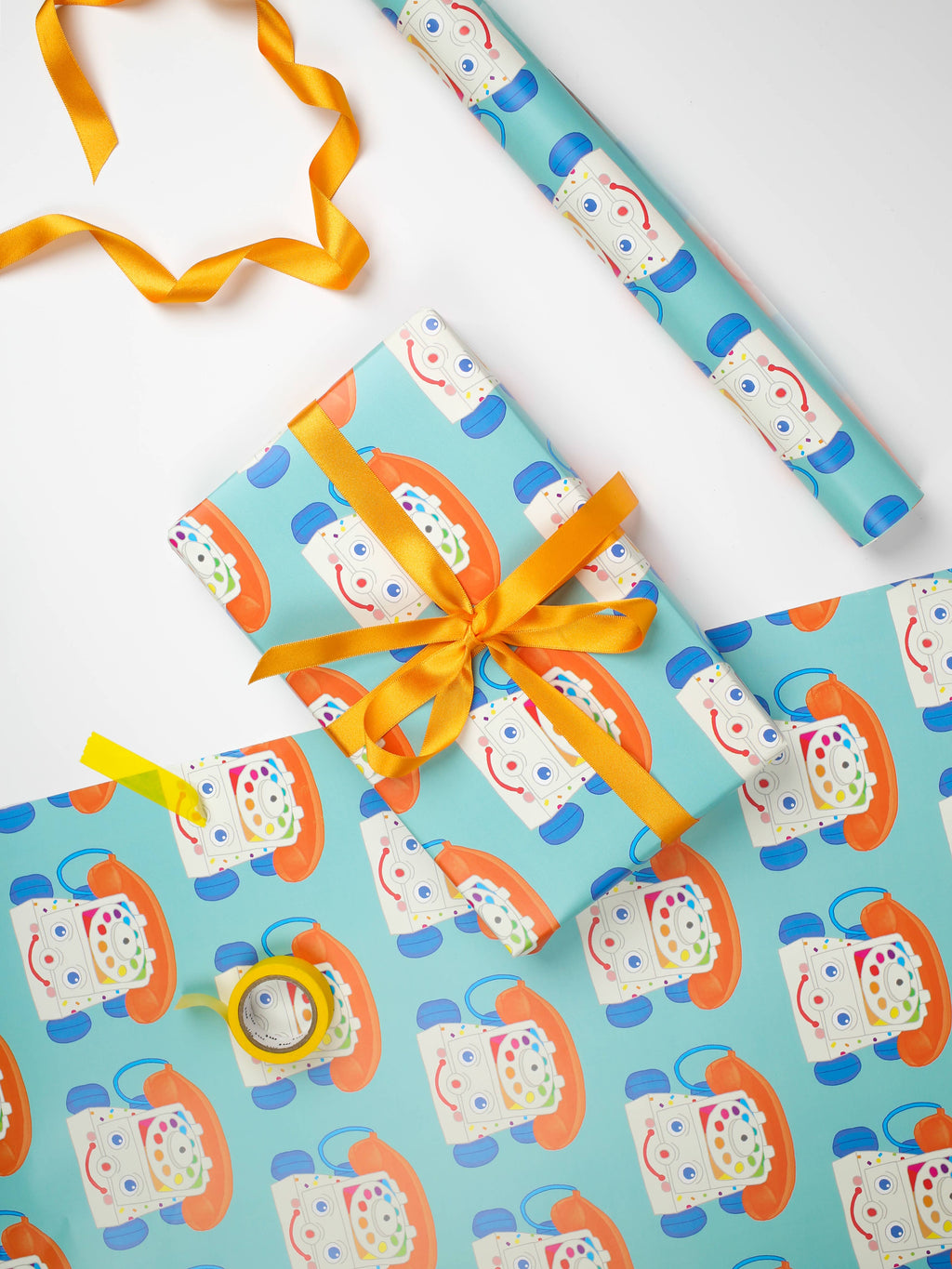 Gavepapir • Legetøjstelefon • Sendes Ikke • DORA