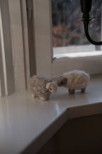 Soft wool lamb Easter decoration by Gamcha, featuring a cozy Pynt Får wool sheep for spring holiday decor.