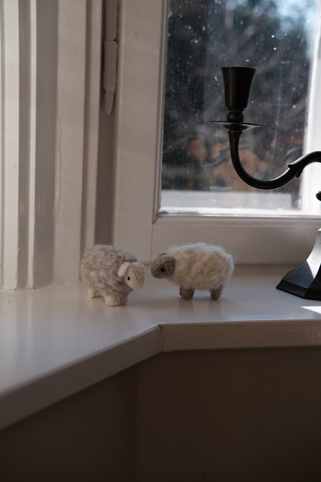 Decorative Easter decoration featuring a wool sheep figurine by Gamcha, with soft white wool and charming details.