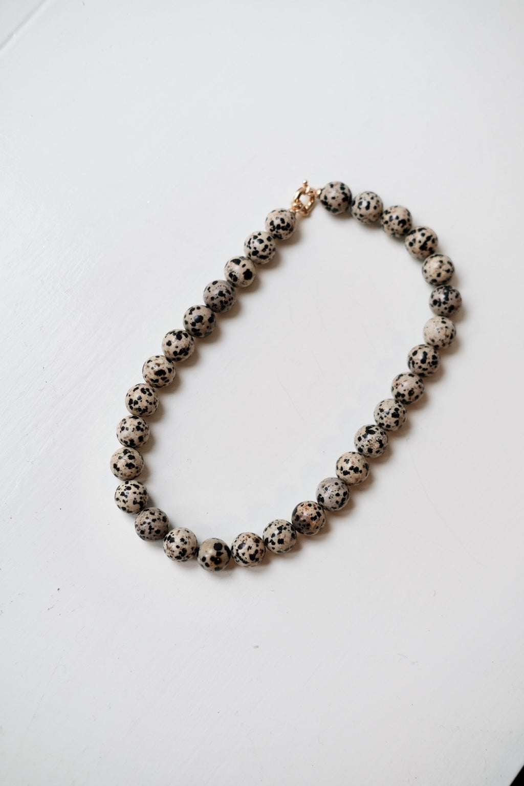 Halskæde • Håndlavet • Halvædelsten • Dalmatiner