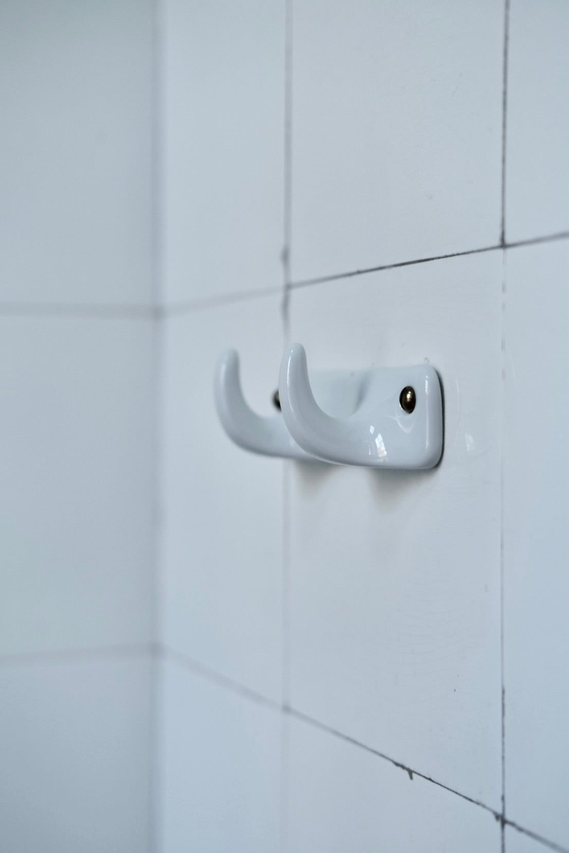 Hook • Porcelain • 1 • White • Square
