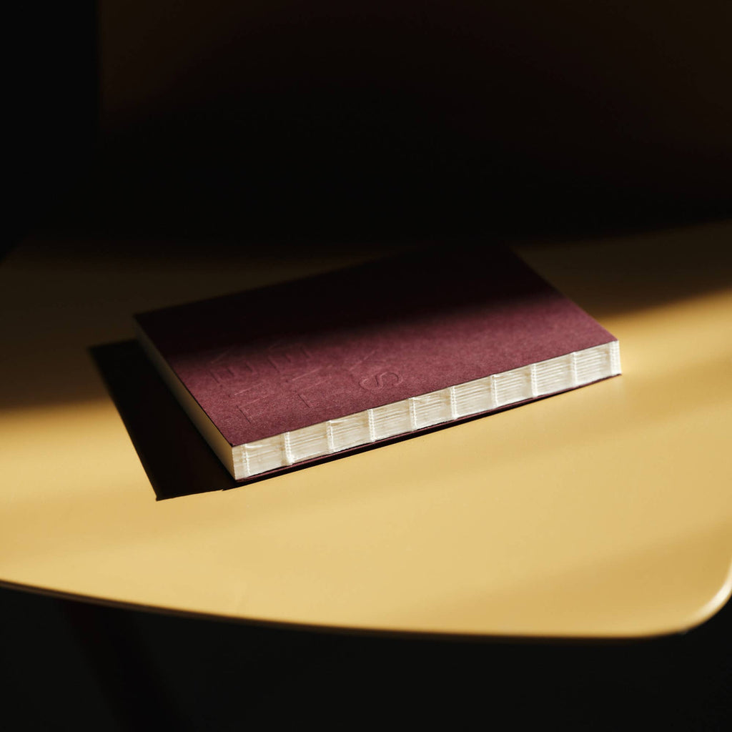 Årskalender • Claret • 2026 • DORA