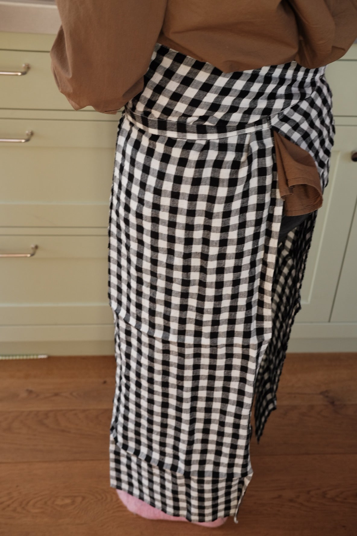 Forklæde • Hør • Bistro • Nouveau Vichy Noir • Sort Hvide Tern