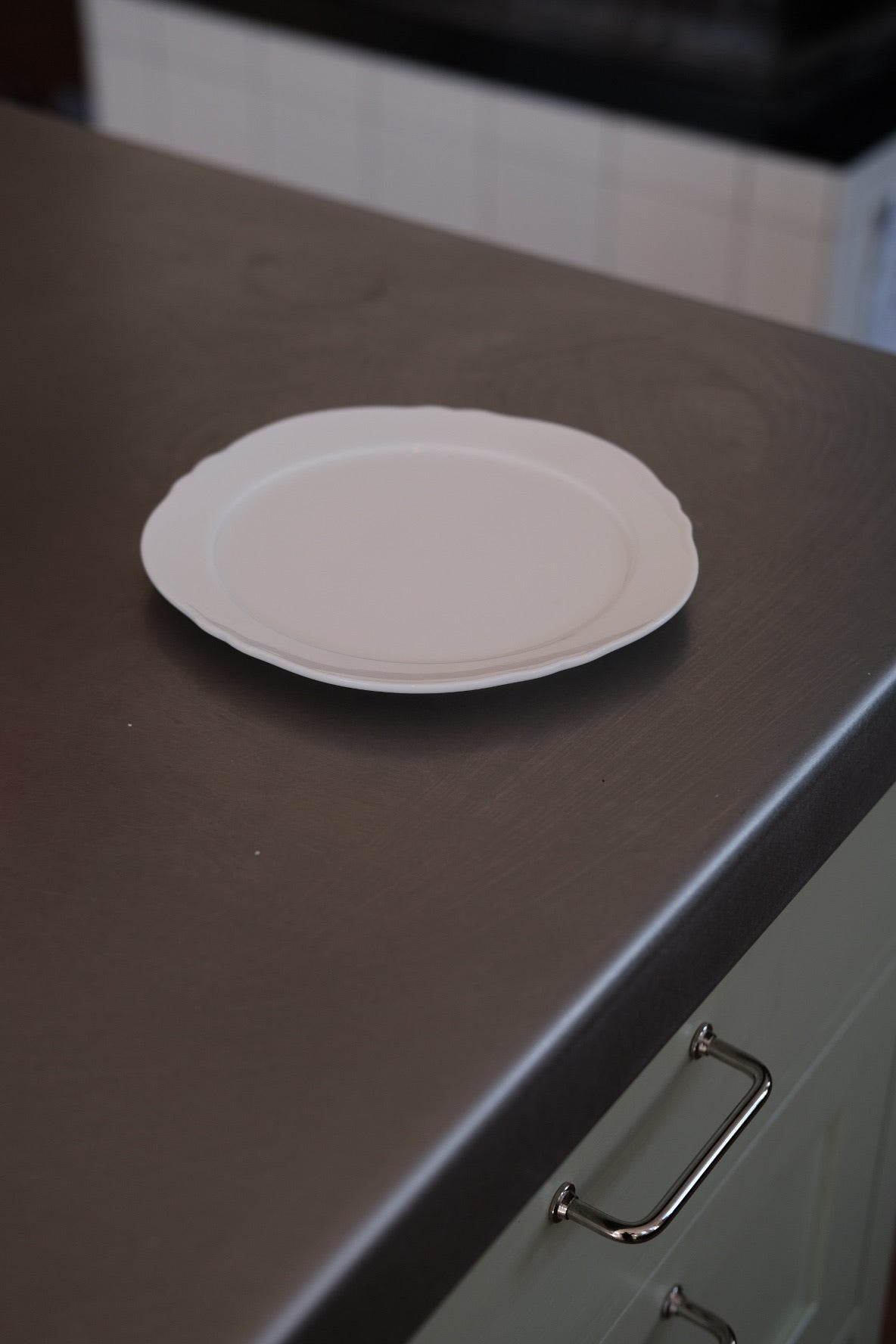 Serax tallerken i silhuet design, 20 cm, med elegant rund form og moderne stil, perfekt til servering og præsentation.