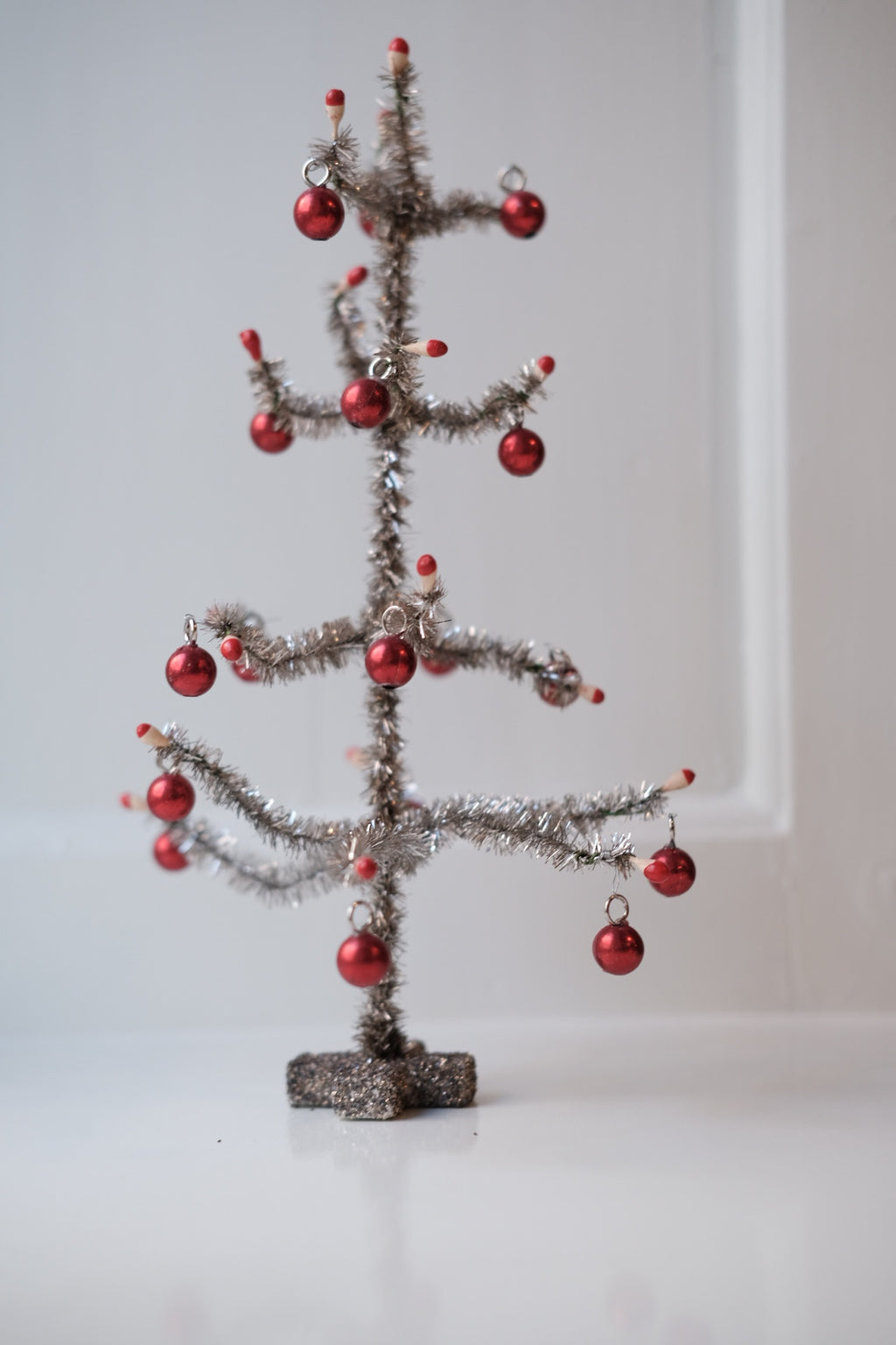 Juletræ • Sølv Glitter • Kugler • Stor