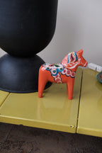 Hand-painted red vintage Dalahest wooden figurine by DORA VINTAGE, 21 cm tall, showcasing intricate craftsmanship.