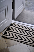 Måtte • Chevron • 46 x 120 cm • Sort