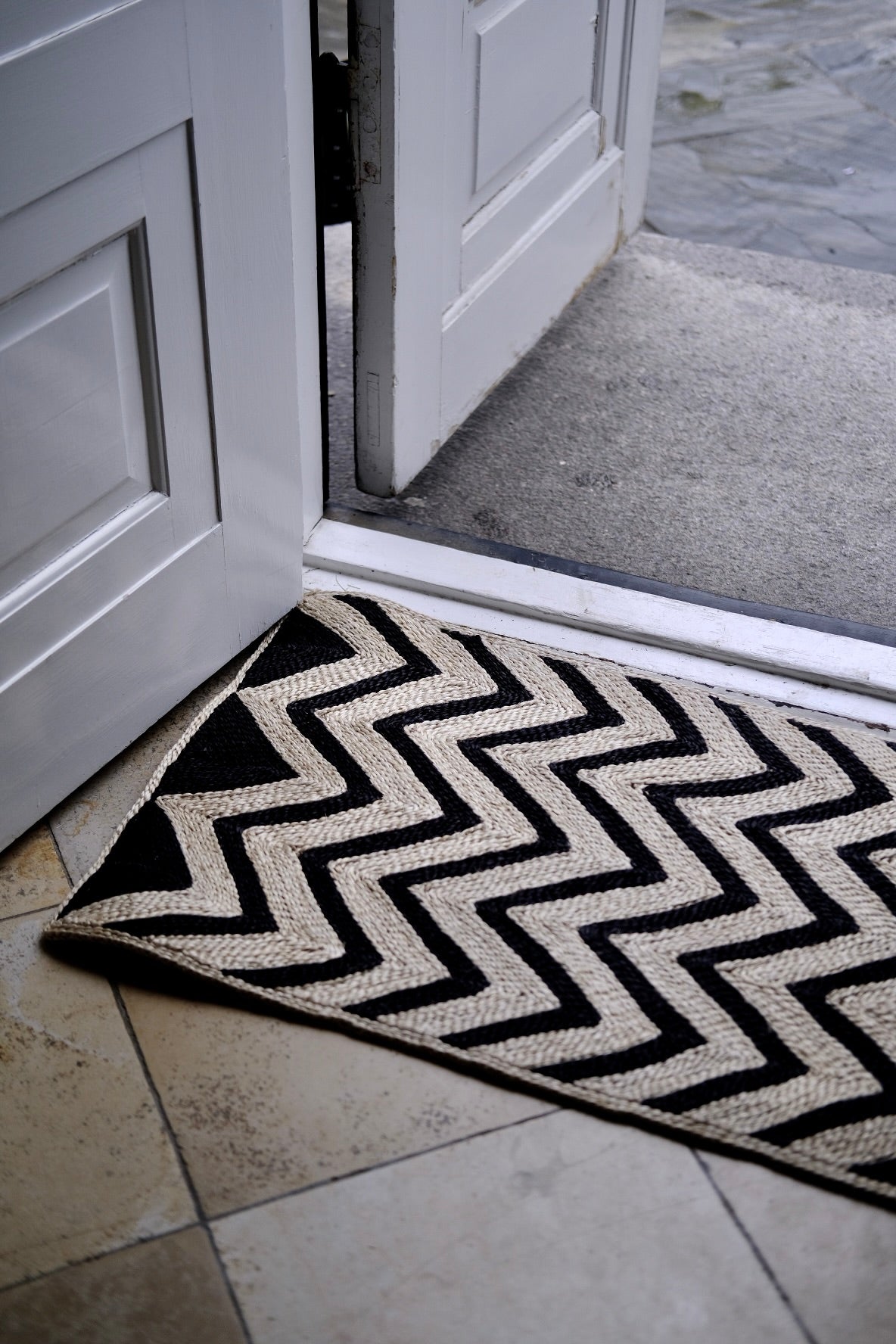 Måtte • Chevron • 46 x 120 cm • Sort